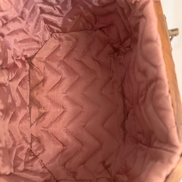 Seashell Patterned Octagonal Handbag - Picture 4 of 5